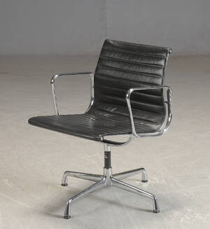 Charles Eames. Kontorstol model EA-107