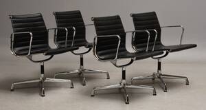 Charles Eames. Et sæt på fire stole, model EA-108 4   Denne vare er sat til omsalg under nyt varenummer 4877867