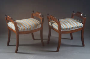 Ett par taburetter i mahogny, Karl Johan, ca. 1820-40 2