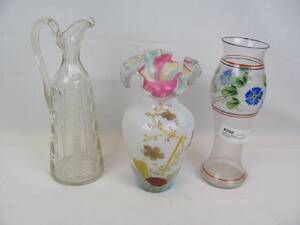 KARAFF, 2 ÄLDRE GLASVASER SISTA KANTNAGG