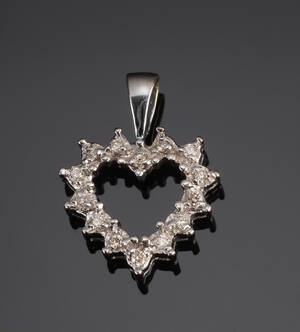 Diamantvedhæng Denne vare er sat til omsalg under nyt varenummer 4024044