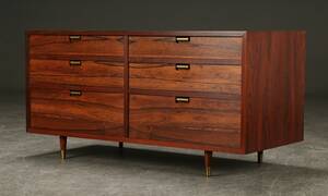 Skænk af palisander, 1960erne, dansk møbelproducent