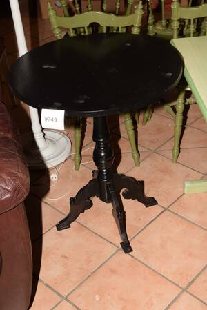 Pelarbord, D 67 cm, H 80 cm