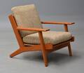 Hans J. Wegner. Lænestol i teak, ombygget