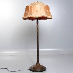 GOLVLAMPA, koppar, 1900-talets första del