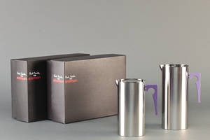 Arne Jacobsen Paul Smith Stempelkande samt kande med rist,  AddColour serien fra Stelton 2