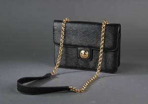 Chloé skuldertaske af sort læder.