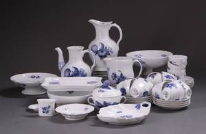 Kgl. Porcelæn. Blå blomst  513