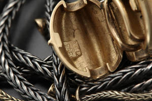 Ole Lynggaard. Kuglelås i 14 kt. guld med treradet halscollier 2