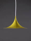 Claes Bonderup  Torsten Thorup. Semi Pendel af gul lakeret aluminium.