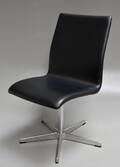 Arne Jacobsen Oxford - Lavrygget kontorstol. Red Label i sort læder  