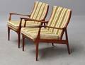 Dansk møbelproducent. To lænestole i teak med sædevip.2