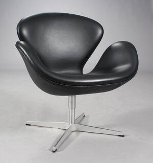 Arne Jacobsen. Svanen. Lænestol, model 3320