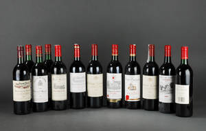 12 flasker Pomerol. 12
