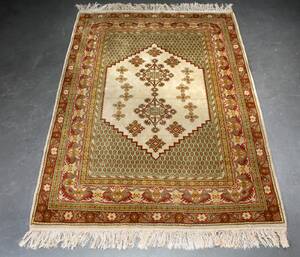 Persisk tæppe, uld på bomuld, 232 x 168 cm.