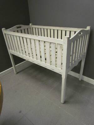 Barnsäng, Modell äldre