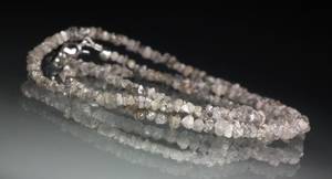 Rohdiamant-Collier weißgrau