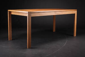 Henning Jensen  Torben Valeur. Bord af lakeret egetæ