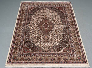 Kashmir Bidjar 173 x 243 cm