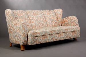 Dansk møbelproducent. Fritstående tre-pers sofa, ca. 1940