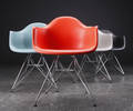 Charles Eames. Sæt på fire armstole, model DAR 4