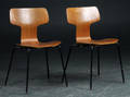Arne Jacobsen. To stole, model 3103 2 