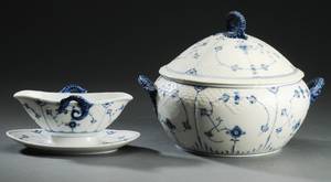 Bing   Grøndahl. Musselmalet terrin samt sauceskål af porcelæn, 1902-1914 2