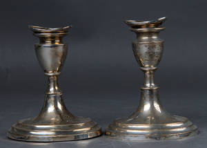 Par lysestager af sølv. H.G 1960 2