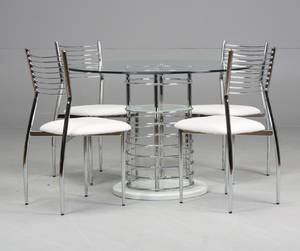 Rundt bord med glasplade, samt 4 stole 5