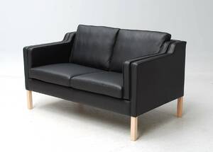 Stouby. To-pers. sofa, model Eva, sort læder  