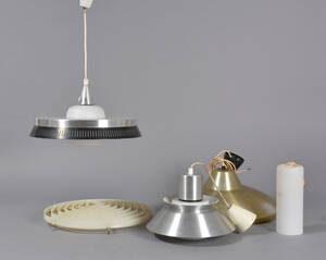 Samling pendler, glas  metal, 1900-tallets 2. halvdel 4 Denne vare er sat til omsalg under nyt varenummer 4212106