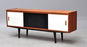 Dansk møbelarkitekt. Lav skænk i teak