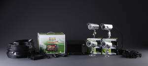 Komplet overvågningssystem. DVR-kit med 4 kameraer