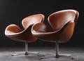 Arne Jacobsen. Par Svane lænestole, cognacfarvet Range Aniline læder 2 