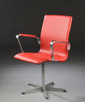 Arne Jacobsen, Oxford stol model 3273. Rødt læder