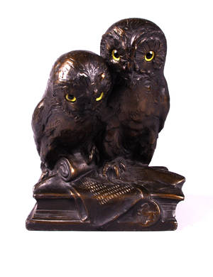 Ugglor i bronserad gips, tidigt 1900-tal