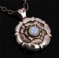 Oktober halssmykke med opal. Georg Jensen