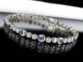 Armband in Weißgold mit Brillanten und Saphiren