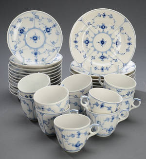 Kgl. P Musselmalet, riflet. Kaffeservice 33