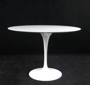 Eero Saarinen, Esstisch  Tisch in Marmor aus der Tulip Gruppe von Knoll International