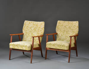 Par lænestole af teaktræ, 1950erne, dansk møbelproducent. 2