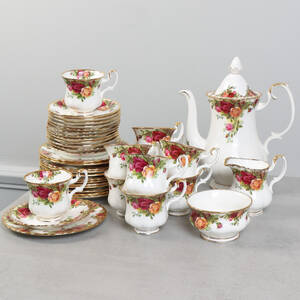 KAFFESERVIS för 12 personer, Old Country Rose, Royal Albert, England