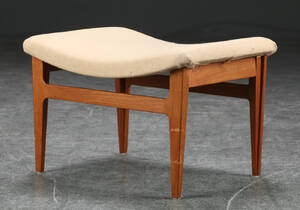 Finn Juhl. Skammel af teaktræ