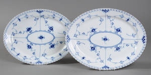 Royal Copenhagen  Kgl. P. Musselmalet Helblonde. To ovale fade. 2