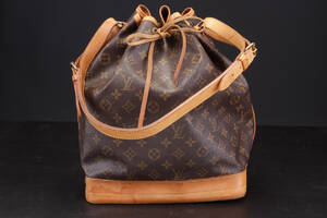 Louis Vuitton. Skuldertaske. Monogram canvas. Model Noé. 