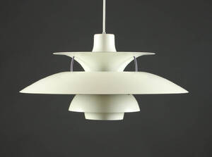 Poul Henningsen. PH5 pendel af hvidlakeret metal