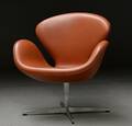 Arne Jacobsen. Svane lænestol, cognacfarvet læder, Red Label år 2007