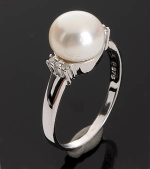 Perle- og diamantring 