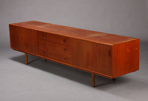 Lav skænk, teaktræ, dansk møbelproducent