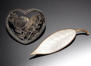 To brocher , Georg Jensen og Meka2